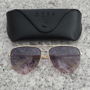Diff Eyewear Gold Frame Sunglasses with Purple Lenses
